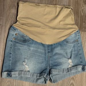 Celebrity Pink maternity jean shorts with full panel. GUC